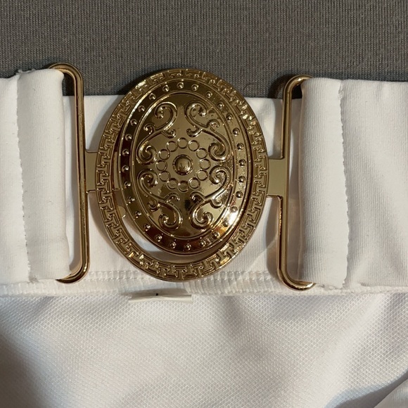 White 2 piece bikini - Picture 2 of 3